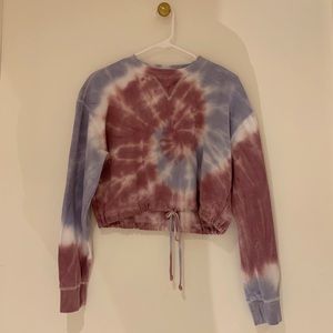 purple / blue cropped tie dye sweatshirt🤍